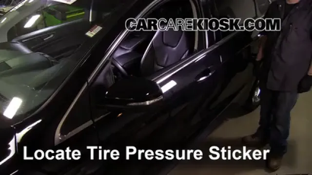 2016 Ford Edge Titanium 2.0L 4 Cyl. Turbo Pneus et roues Vérifier la pression des pneus